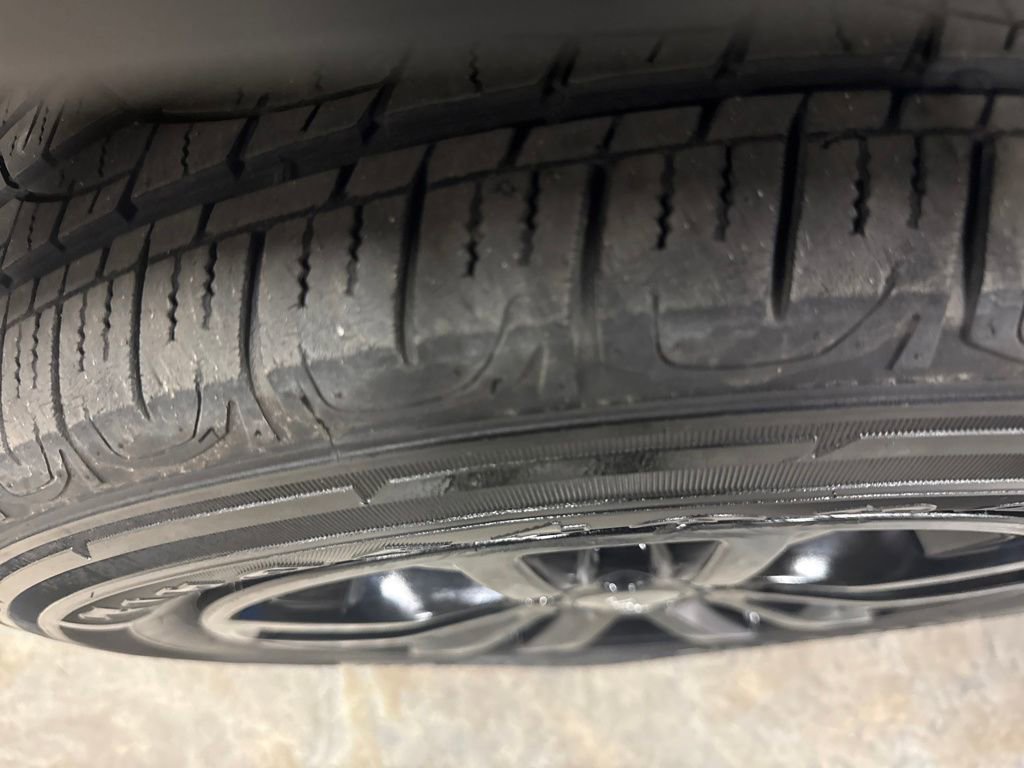 Used 2019 Jeep Cherokee Latitude Plus w/ Cold Weather Group image 29