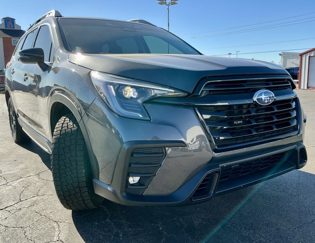 Used 2023 Subaru Ascent Onyx Edition image 2