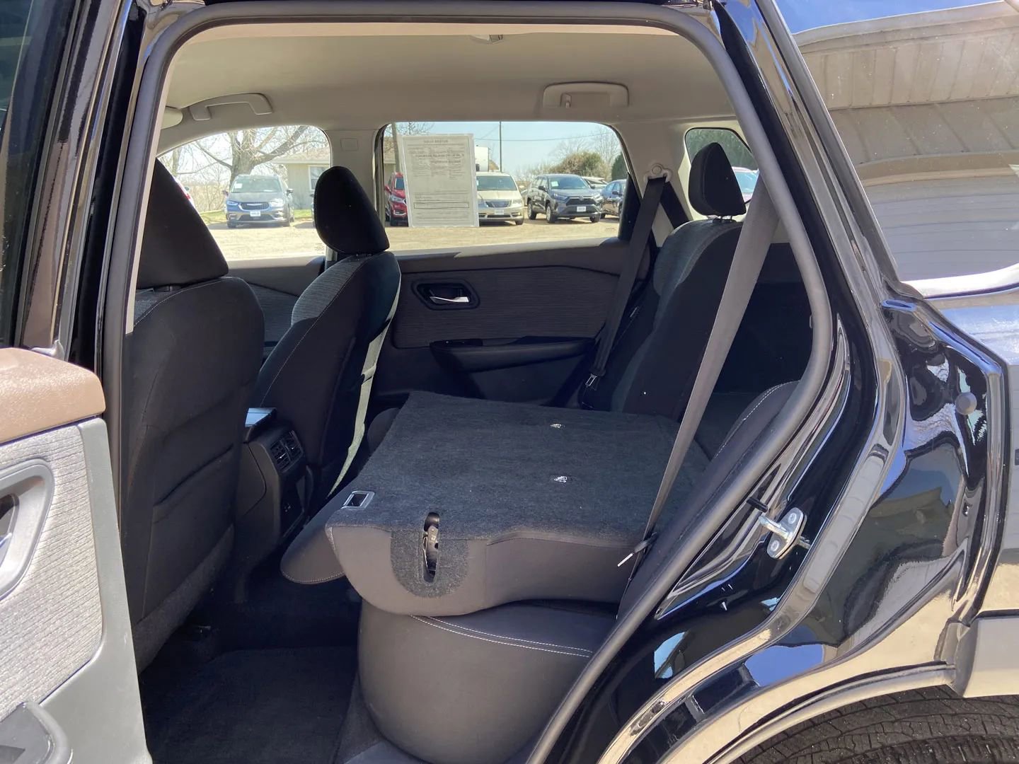 Used 2021 Nissan Rogue SV image 23