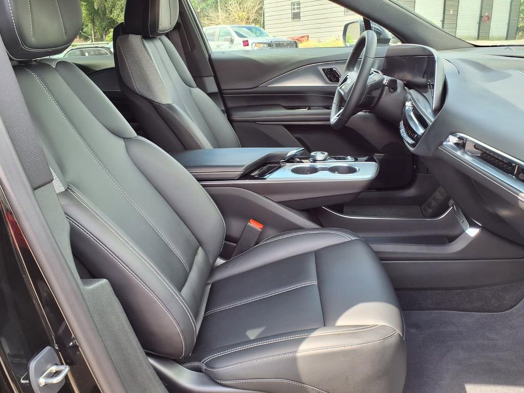 Used 2024 Cadillac Lyriq Tech w/ Driver Assist Package AWD/4WD image 13