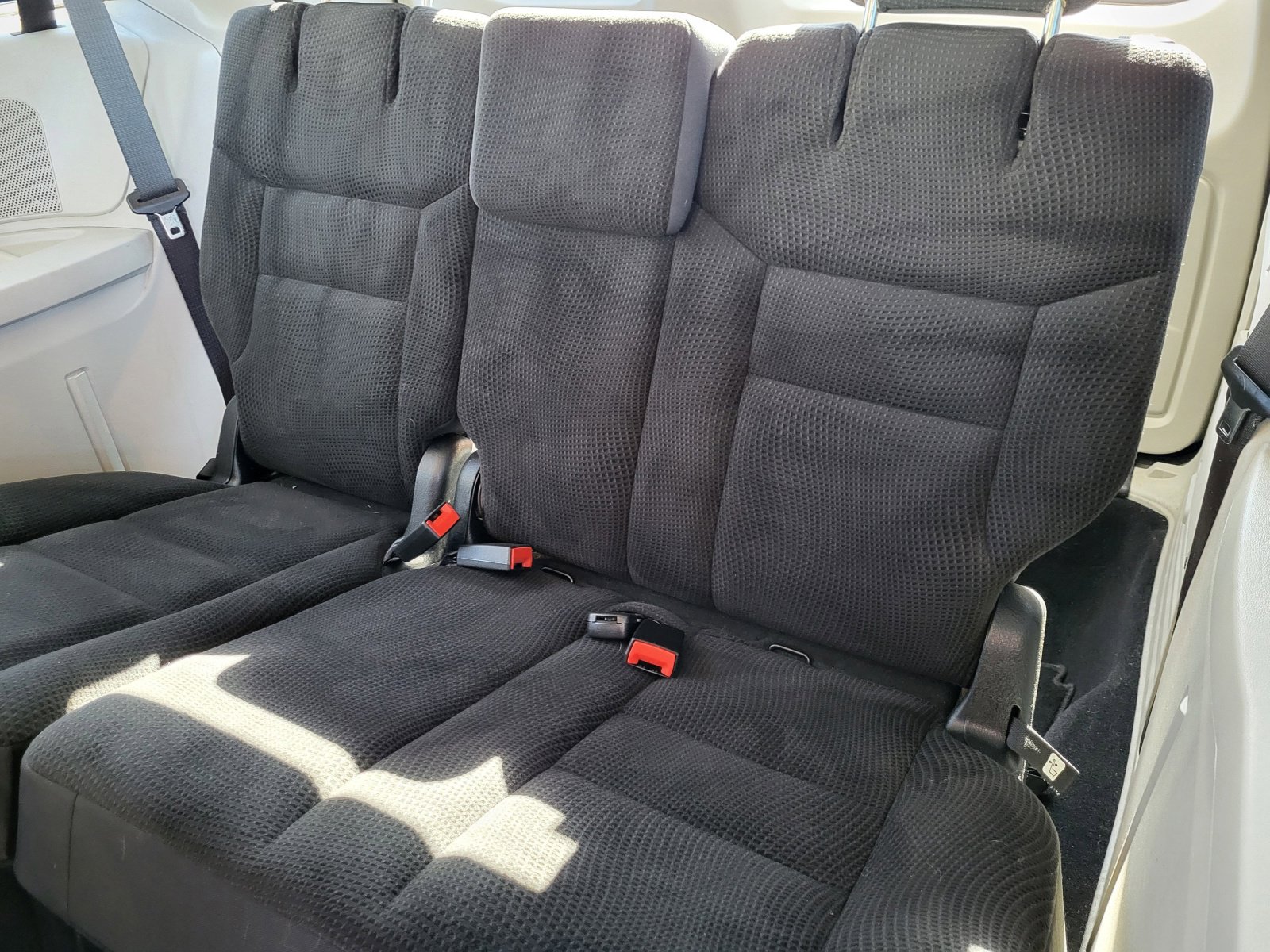 Used 2019 Dodge Grand Caravan SE w/ UConnect Hands-Free Group image 19