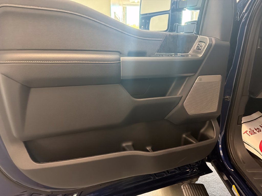 Used 2027 Ford F450 Lariat AWD/4WD image 12