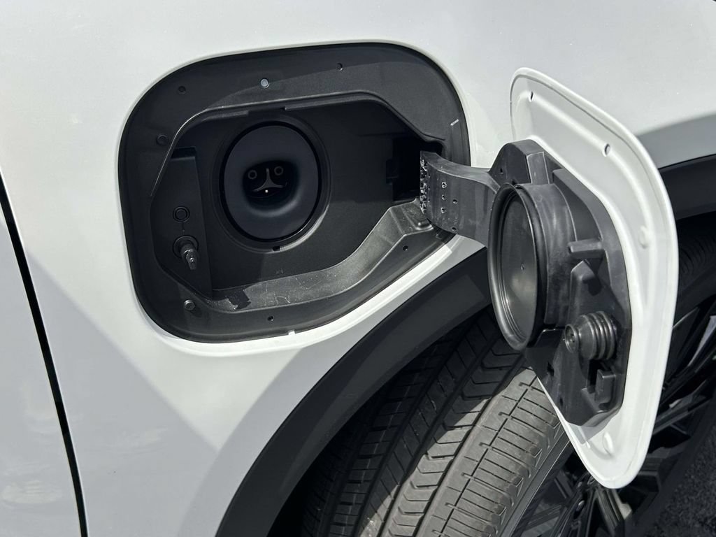 New 2026 Toyota C-HR AWD/4WD image 12