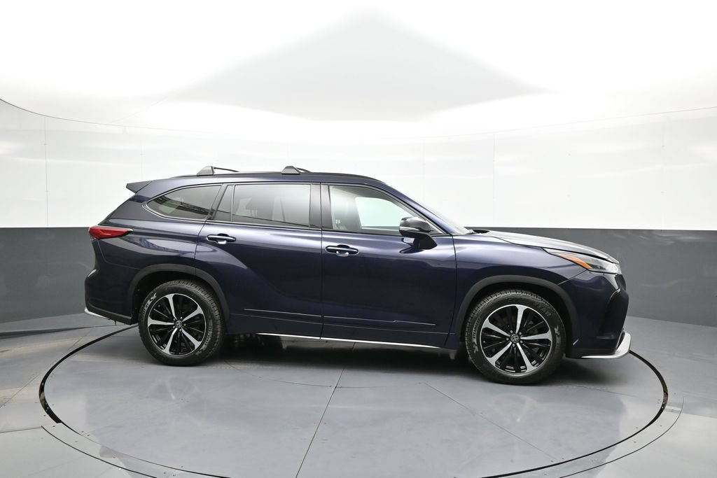 Used 2021 Toyota Highlander XSE AWD/4WD image 5
