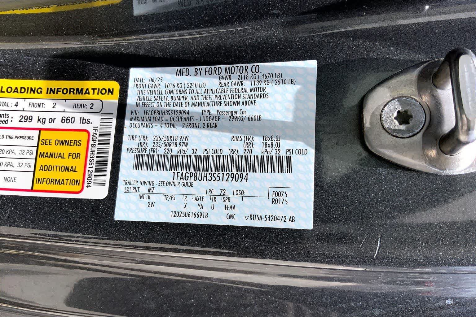 Used 2025 Ford Mustang Convertible RWD image 19