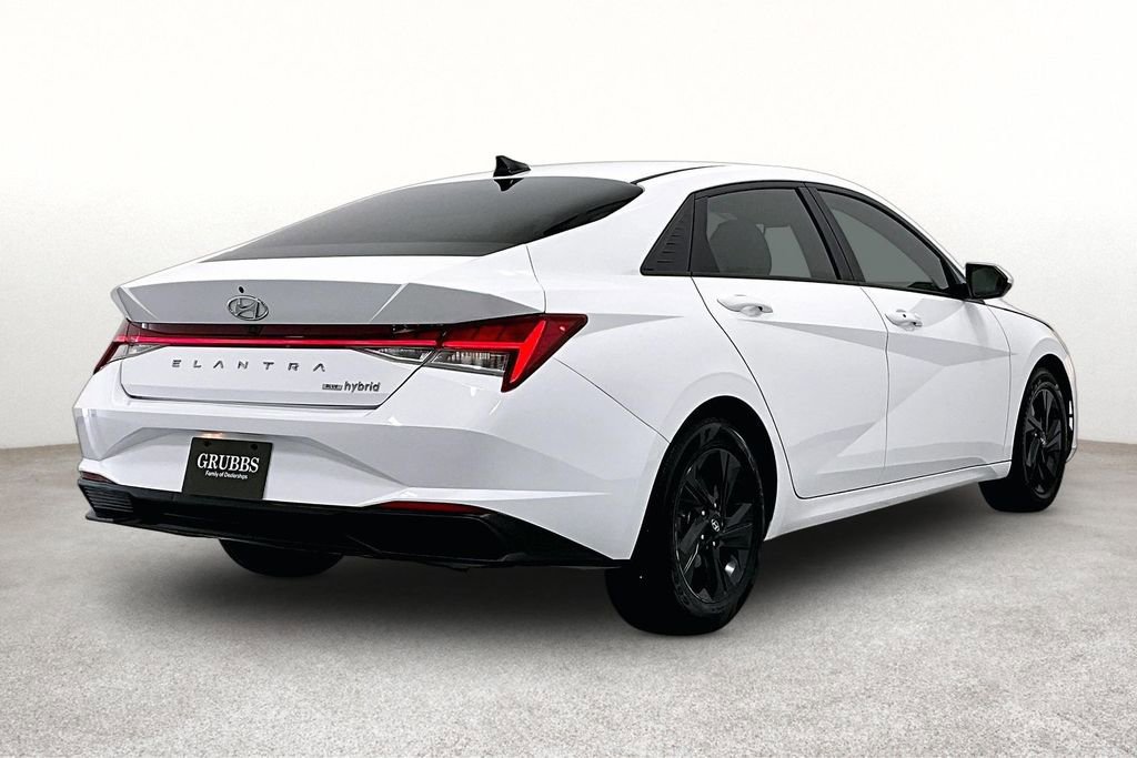 Used 2022 Hyundai Elantra Blue FWD image 2