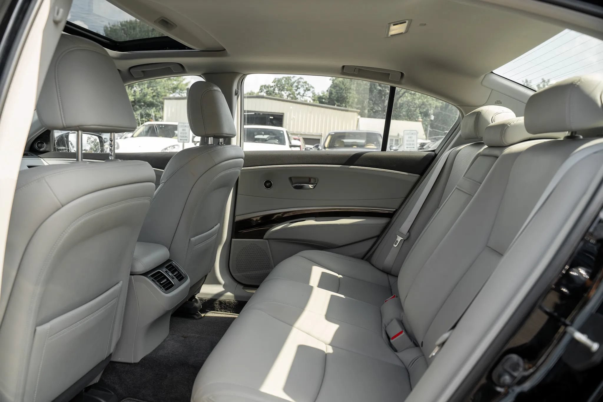 Used 2015 Acura RLX w/ Technology Package FWD image 8