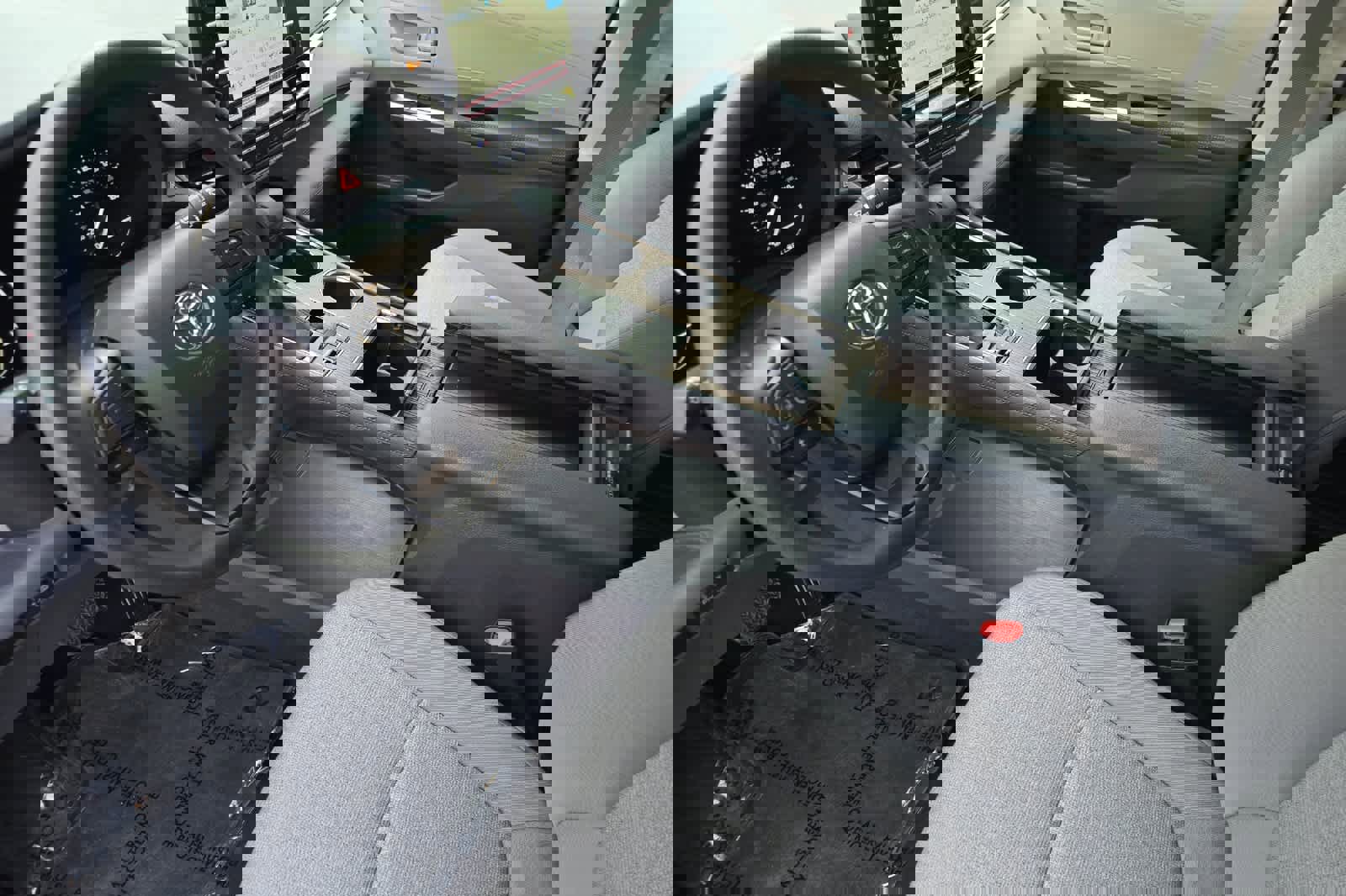 Used 2024 Toyota Sienna LE image 13