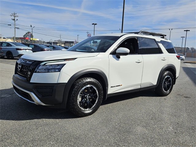 Used 2025 Nissan Pathfinder Rock Creek image 3