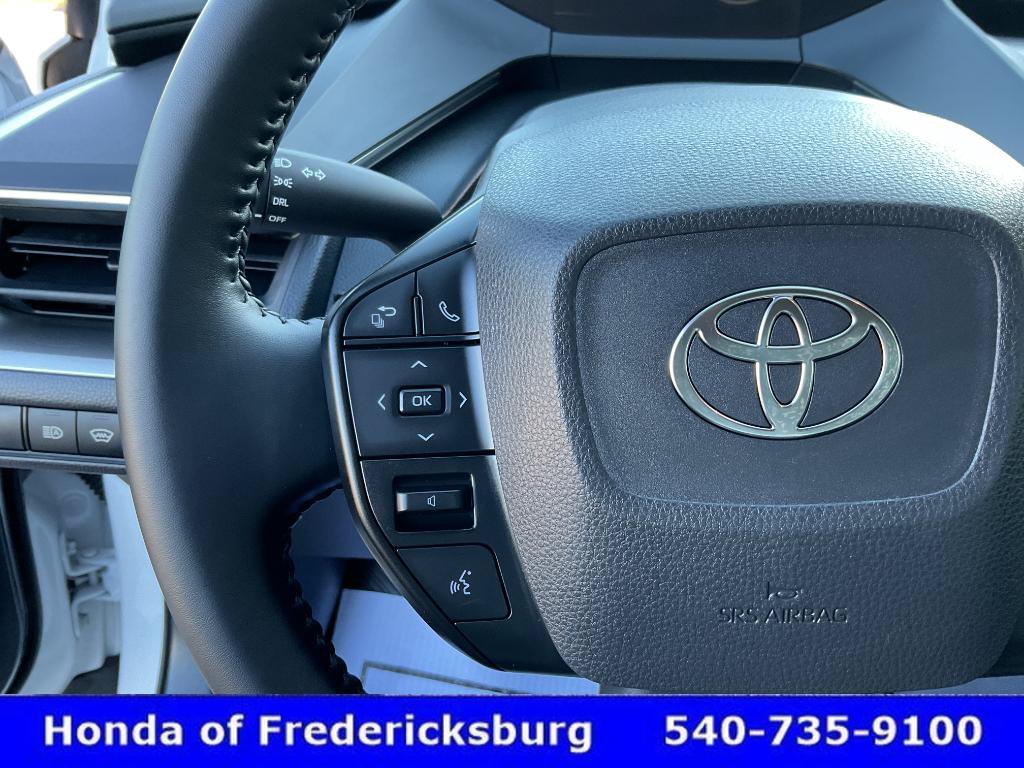 Used 2026 Toyota Prius LE FWD image 28
