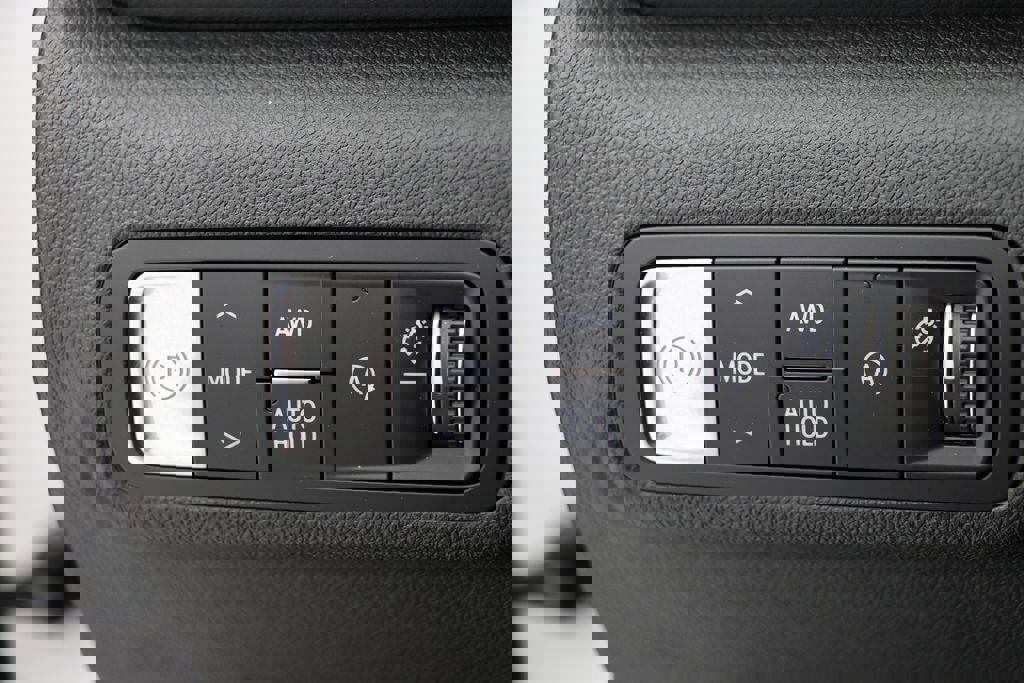 Used 2025 GMC Terrain Elevation image 23