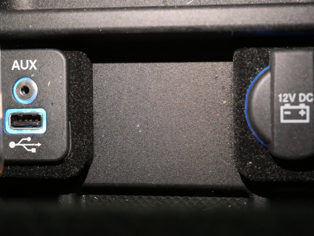 Used 2013 Chrysler 300 C image 21