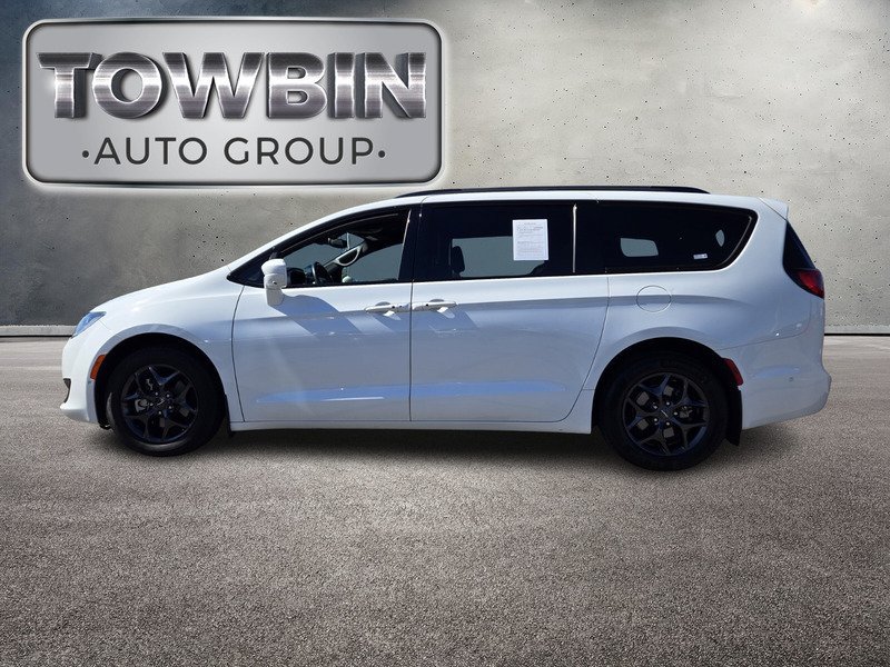 Used 2020 Chrysler Pacifica Touring-L Plus FWD image 8