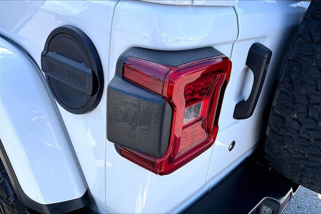 Used 2020 Jeep Wrangler Unlimited Sahara image 39