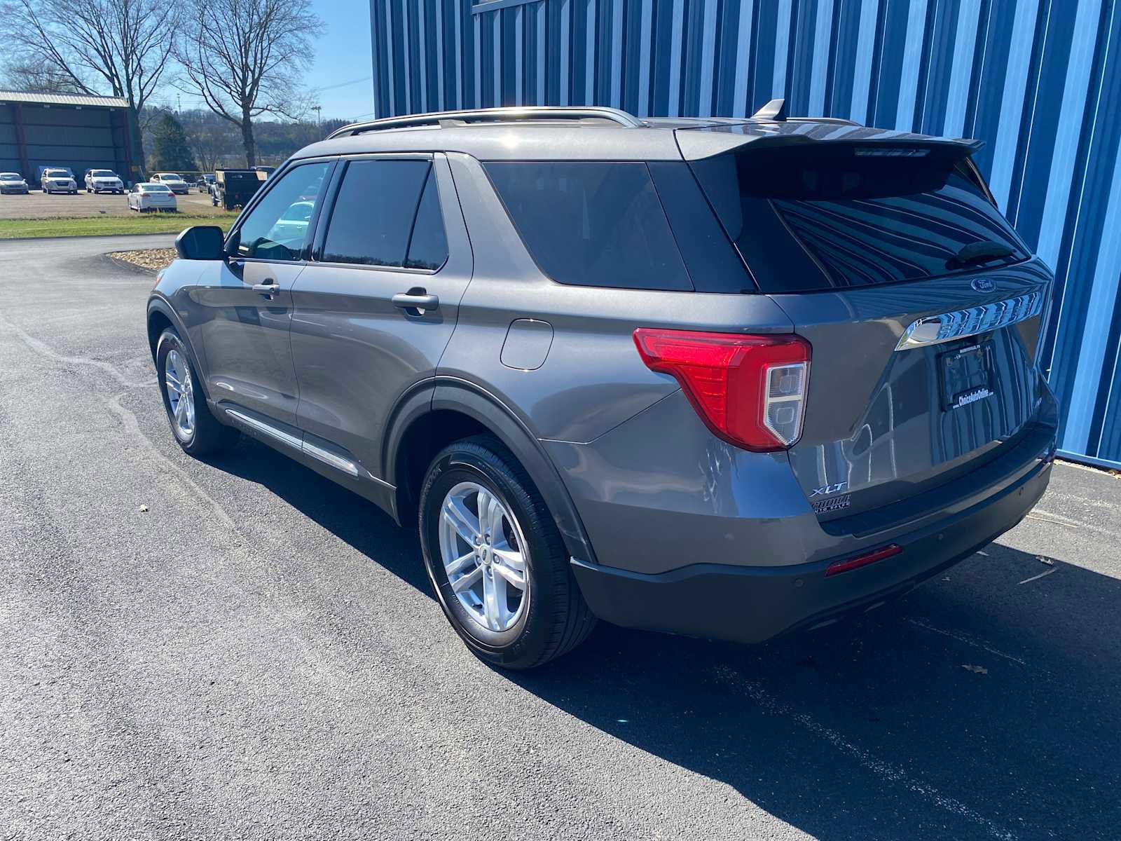 Used 2021 Ford Explorer XLT AWD/4WD image 3