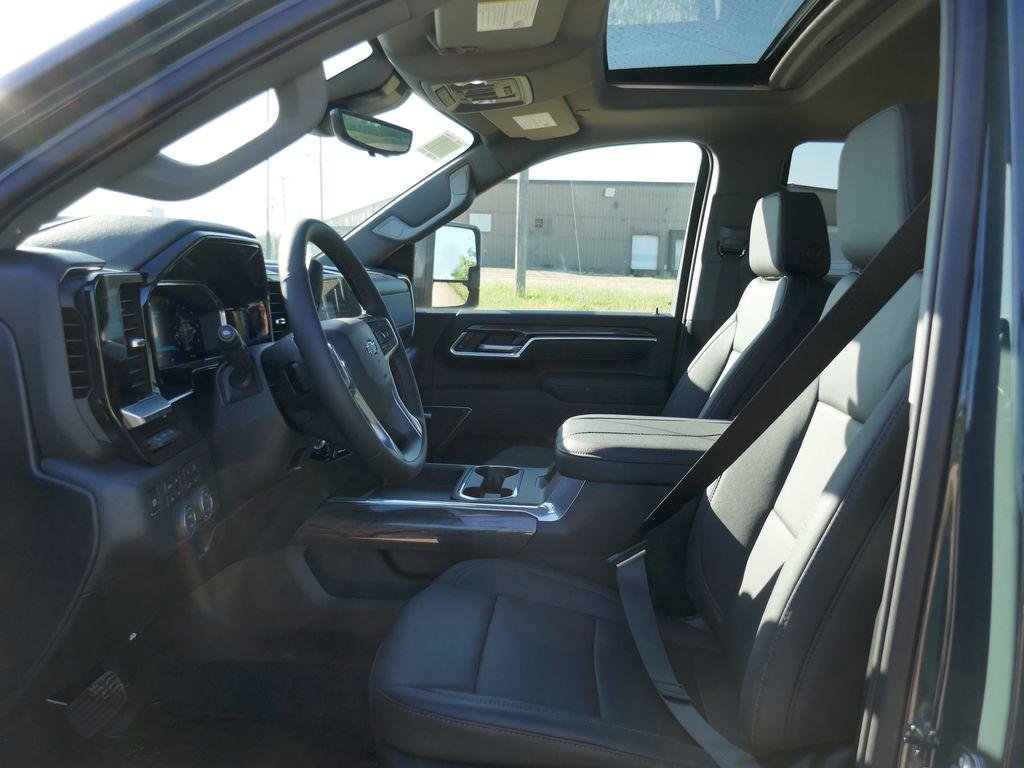 New 2026 Chevrolet Silverado 2500 LTZ w/ LTZ Plus Package AWD/4WD image 17