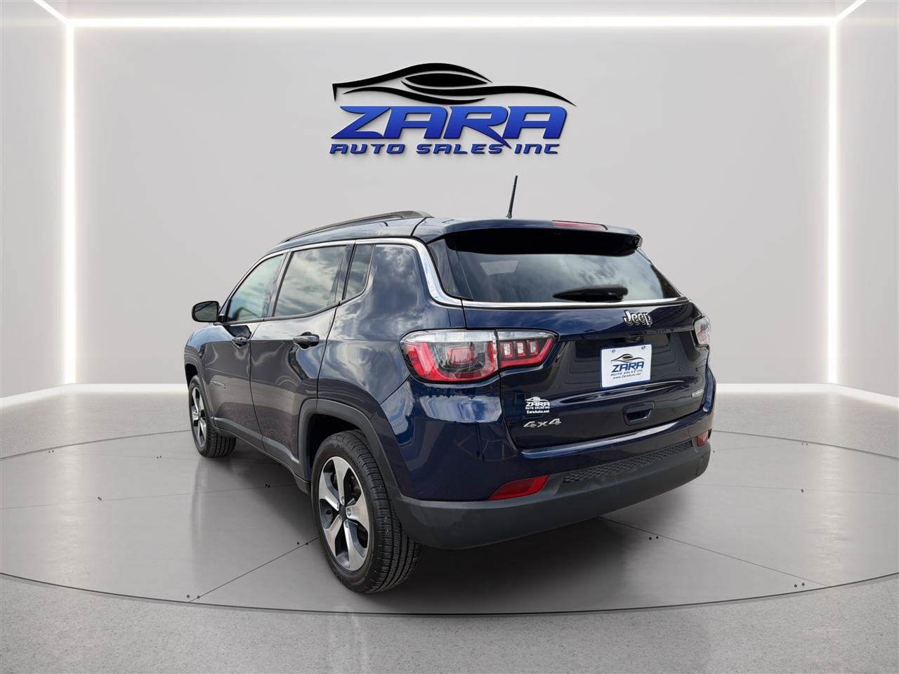 Used 2018 Jeep Compass Latitude w/ Cold Weather Group AWD/4WD image 5