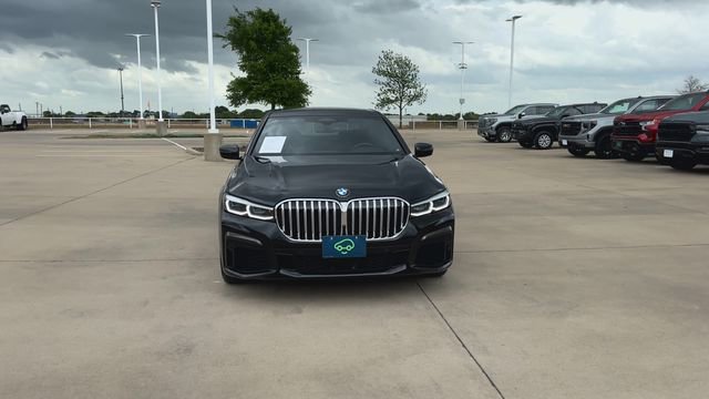 Used 2020 BMW 750i xDrive w/ Executive Package image 3