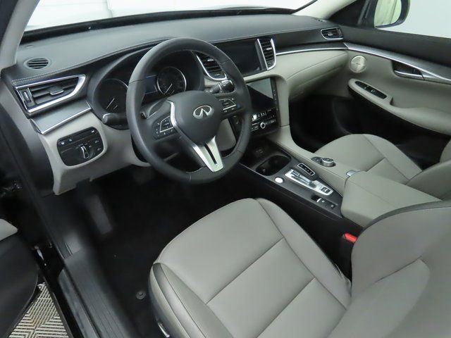 Used 2025 INFINITI QX50 Luxe image 9