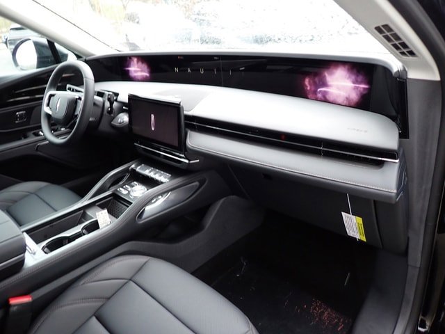 New 2026 Lincoln Nautilus Premier w/ Jet Appearance Package AWD/4WD image 19