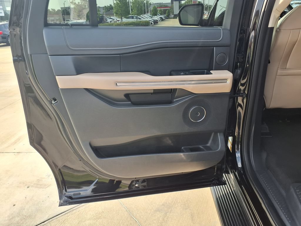 Used 2024 Ford Expedition Max Limited RWD image 19