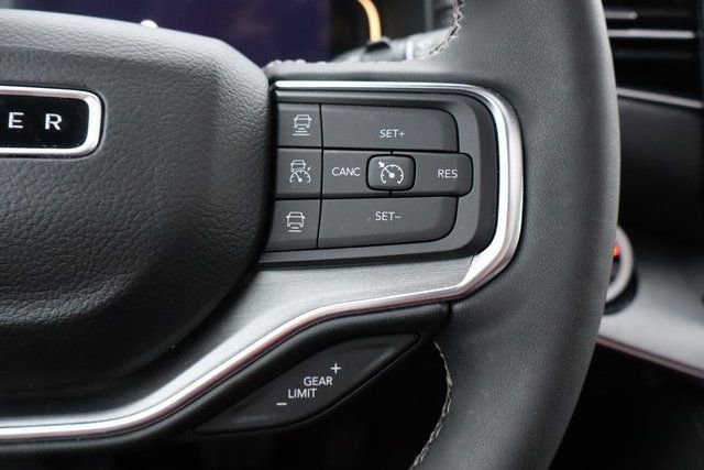 Used 2024 Jeep Wagoneer Series II w/ Convenience Group I image 18