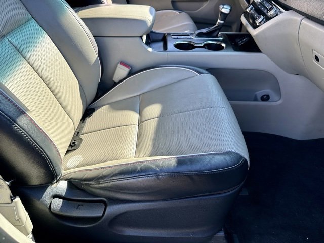 Used 2020 Kia Sedona EX image 24