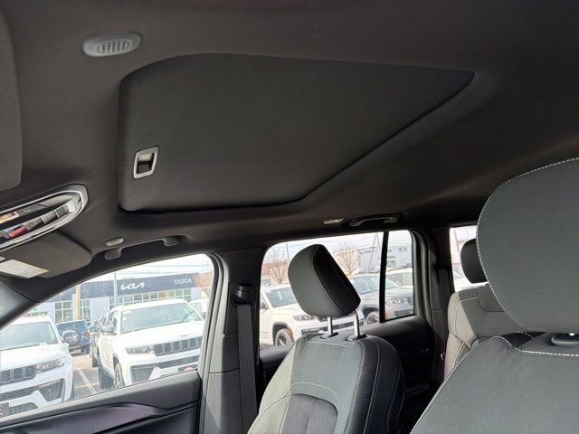 New 2026 Jeep Grand Cherokee Laredo X image 15