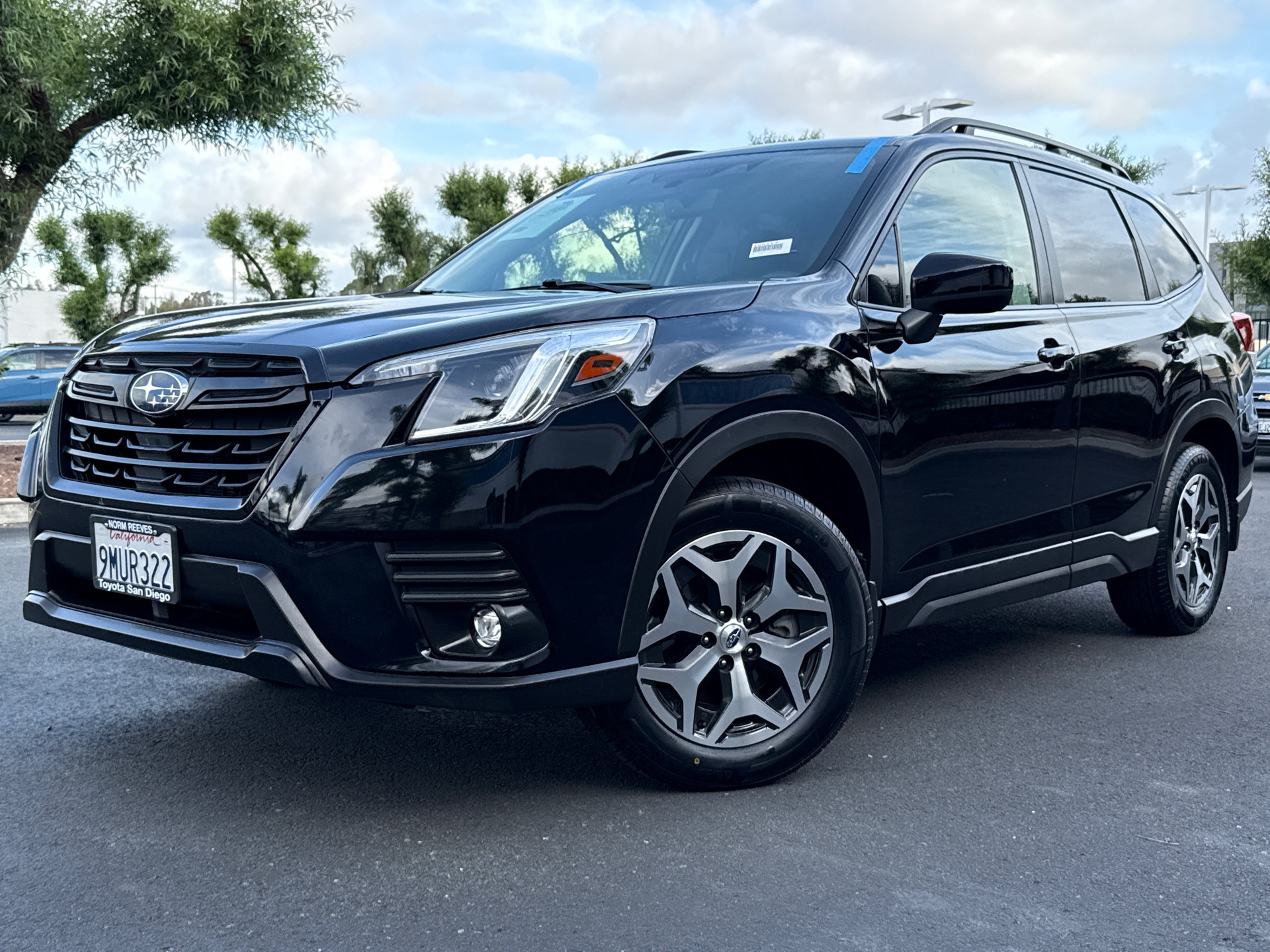Used 2024 Subaru Forester Premium AWD/4WD image 2