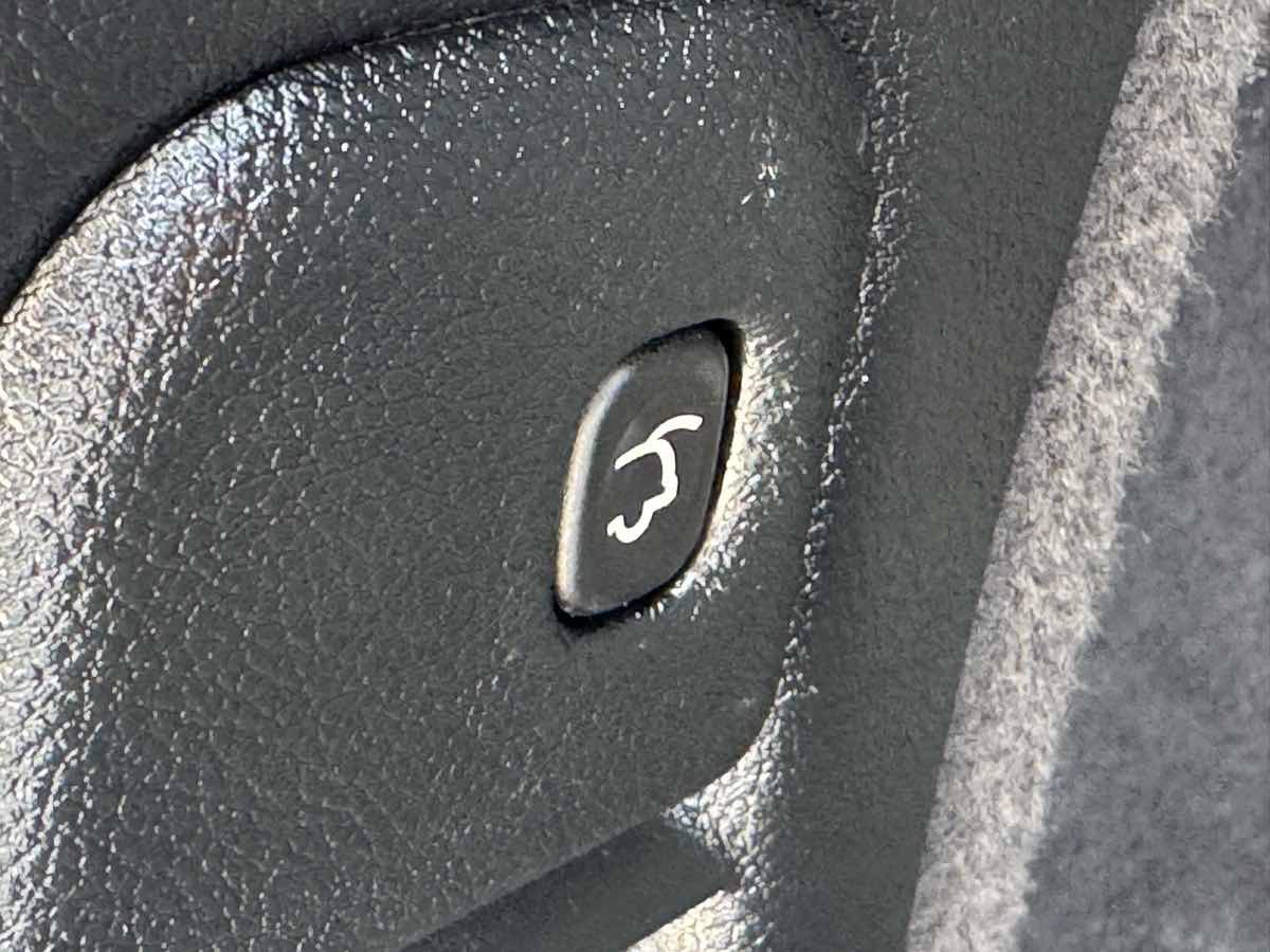 Used 2023 Dodge Durango GT RWD image 10