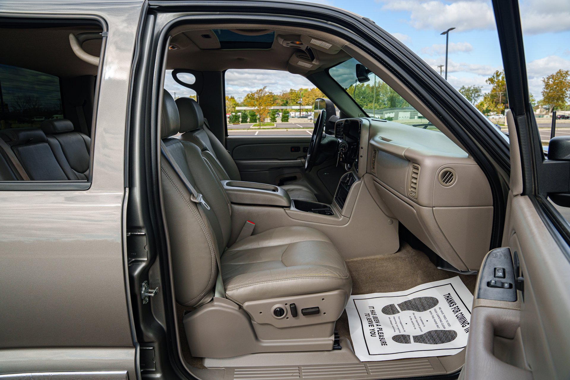 Used 2007 GMC Sierra 2500 SLT w/ Heavy-Duty Power Package AWD/4WD image 40