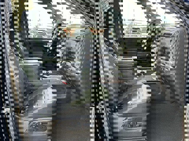 Used 2022 GMC Sierra 3500 Denali image 16