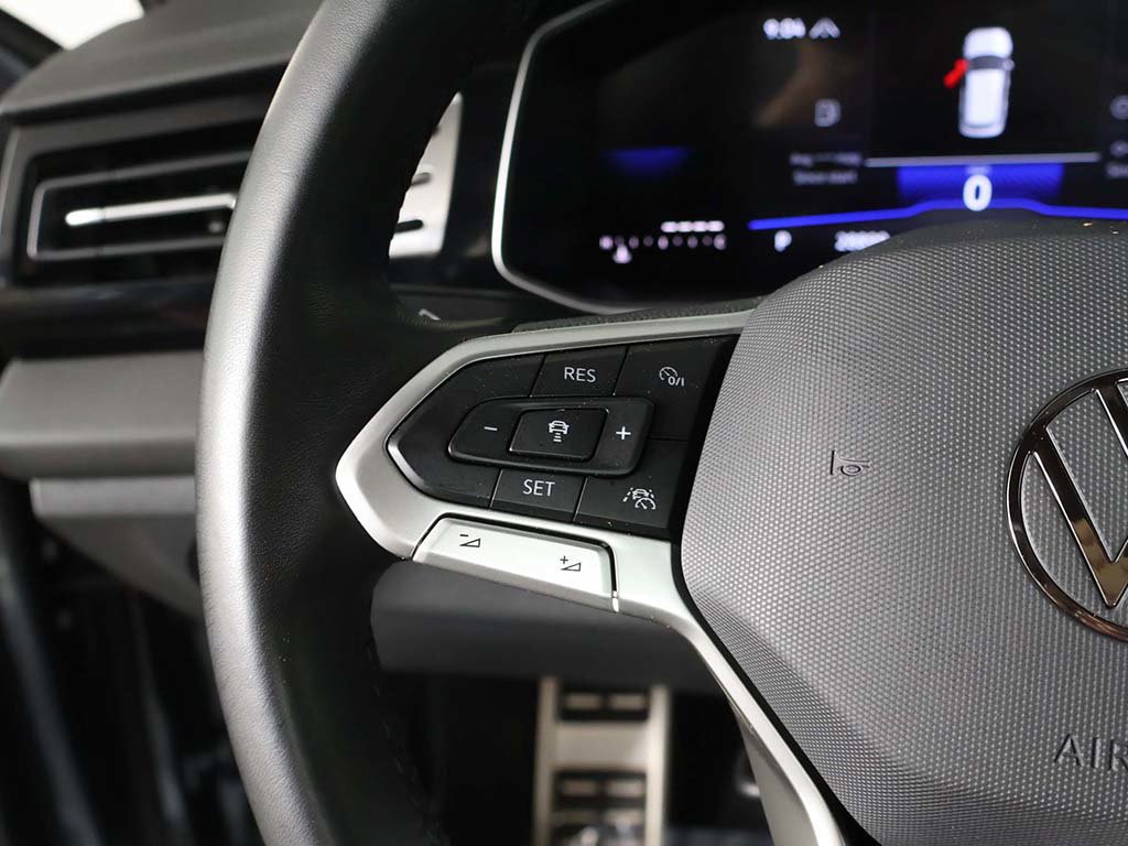 Used 2025 Volkswagen Jetta Sport FWD image 38