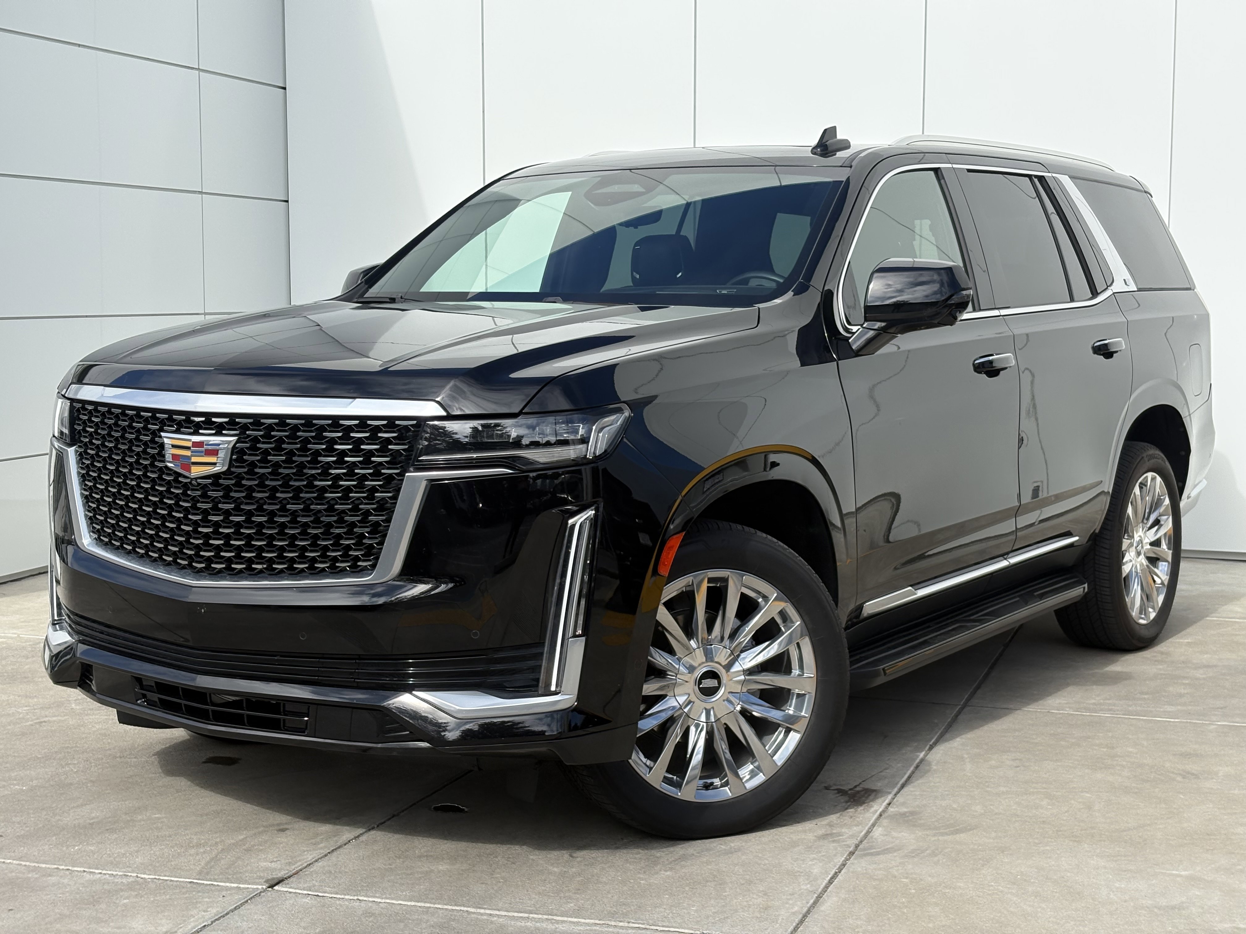 Used 2023 Cadillac Escalade Premium Luxury w/ Performance Package AWD/4WD image 2
