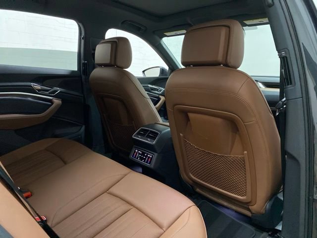 Used 2024 Audi Q8 e-tron Premium Plus w/ Premium Plus Package AWD/4WD image 23