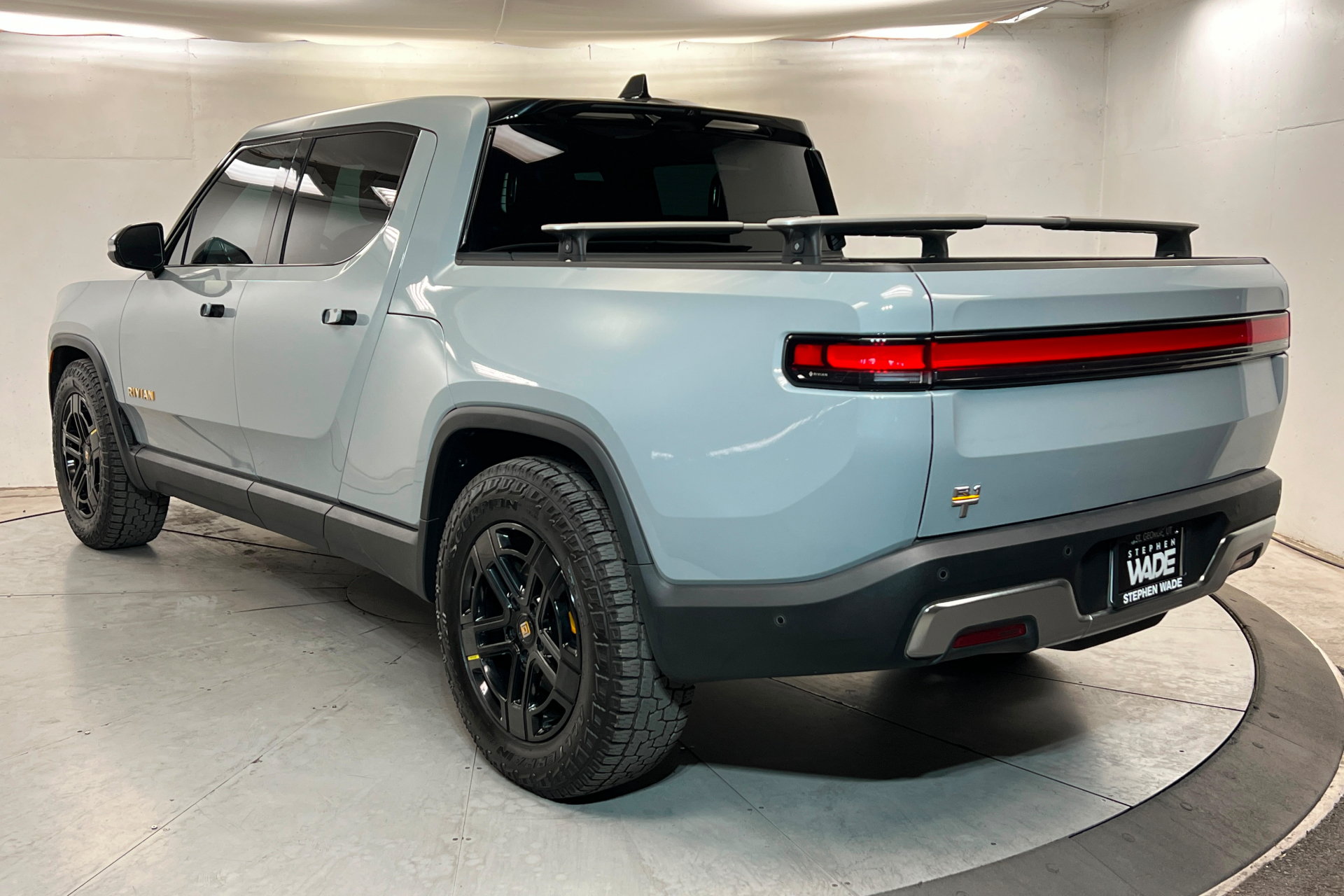 Used 2023 Rivian R1T Adventure Quad AWD/4WD image 3