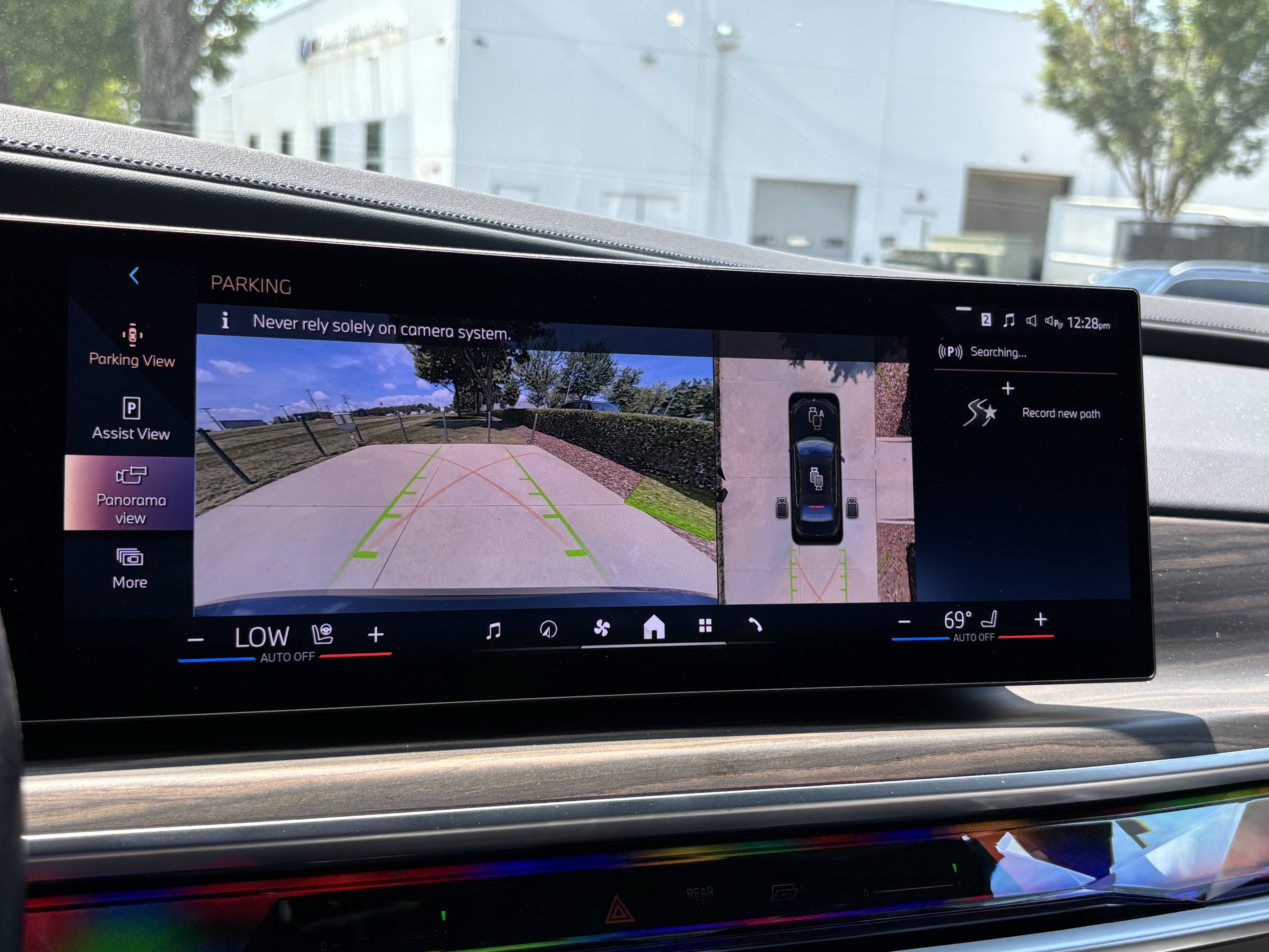 Certified 2023 BMW i7 xDrive60 AWD/4WD image 25