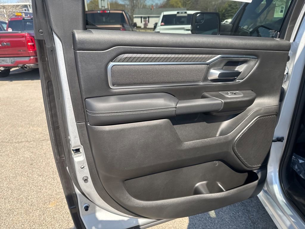 New 2026 RAM 1500 4x4 Crew Cab image 25
