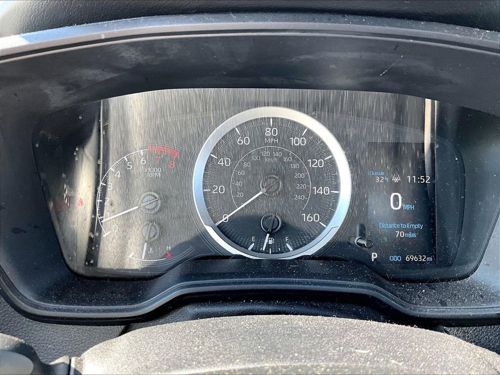 Used 2022 Toyota Corolla LE image 18