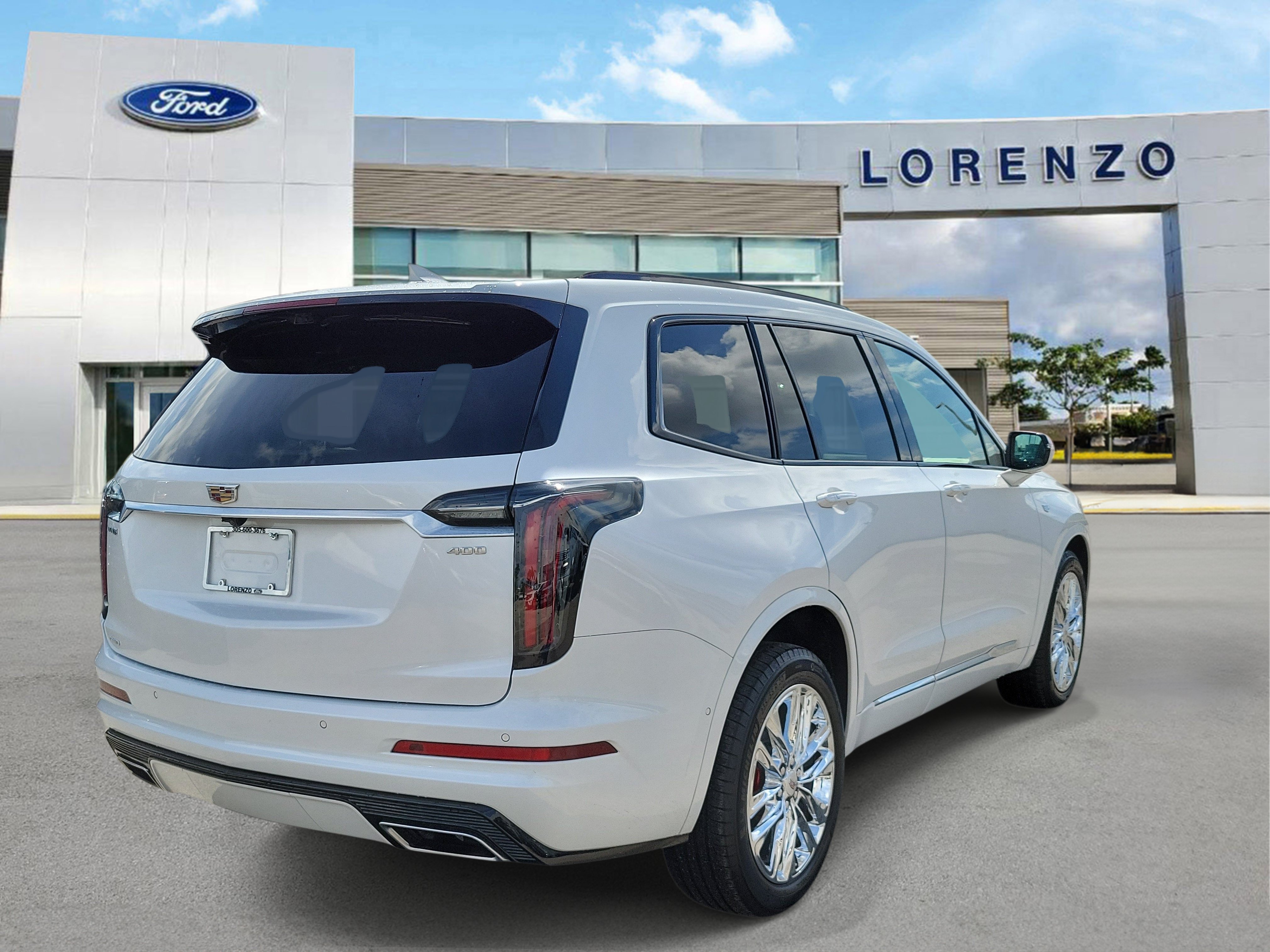 Used 2023 Cadillac XT6 Sport w/ Technology Package AWD/4WD image 5
