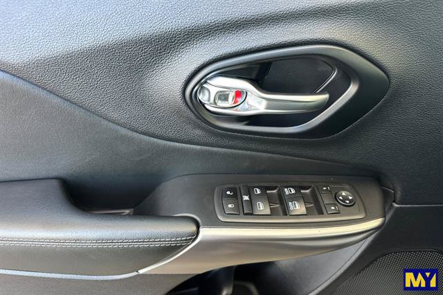 Used 2021 Jeep Cherokee Latitude Lux FWD image 11