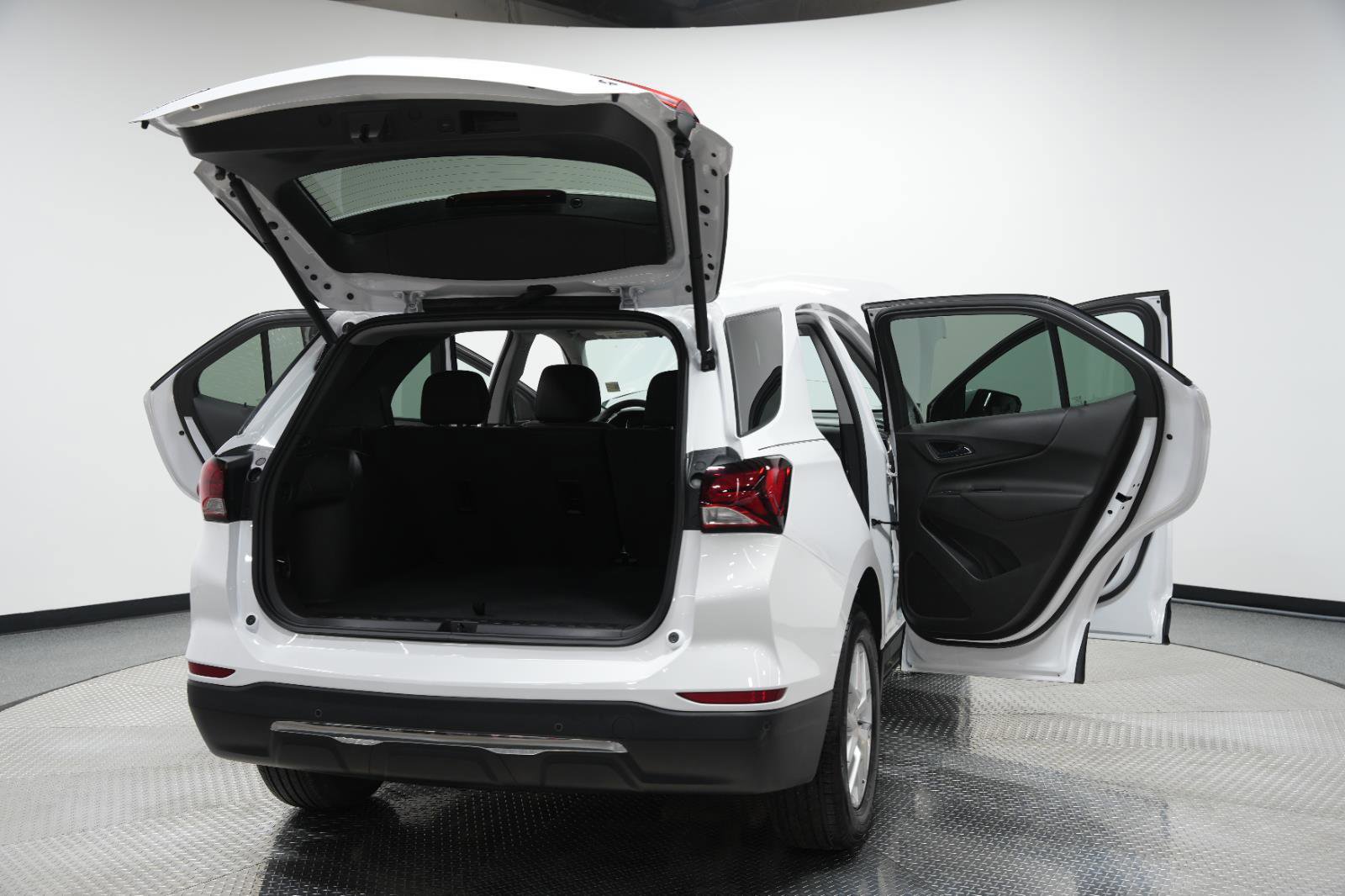 Used 2024 Chevrolet Equinox LT image 10