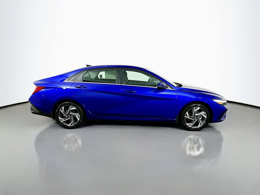 New 2026 Hyundai Elantra Limited image 4