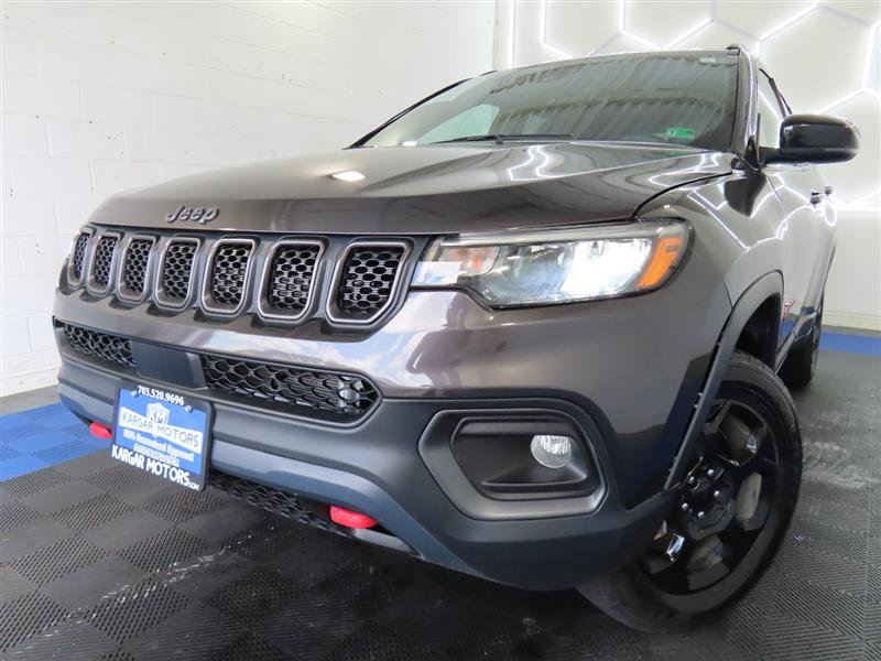 Used 2024 Jeep Compass Trailhawk AWD/4WD image 1