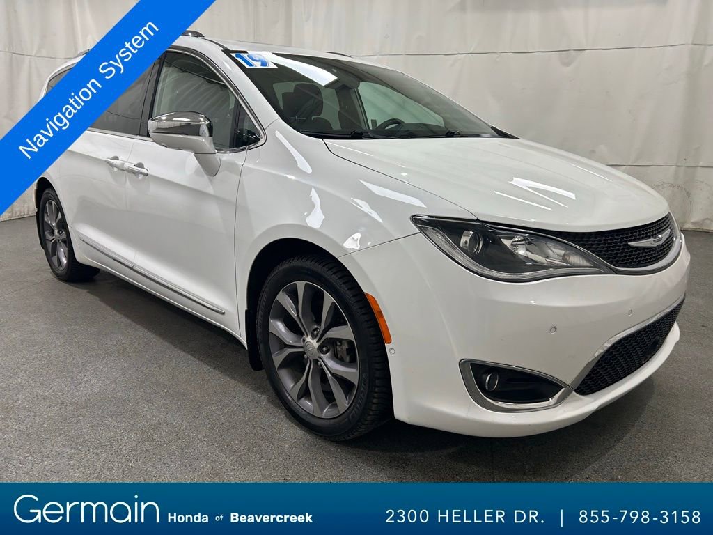 Used 2019 Chrysler Pacifica Limited w/ Tire & Wheel Group
