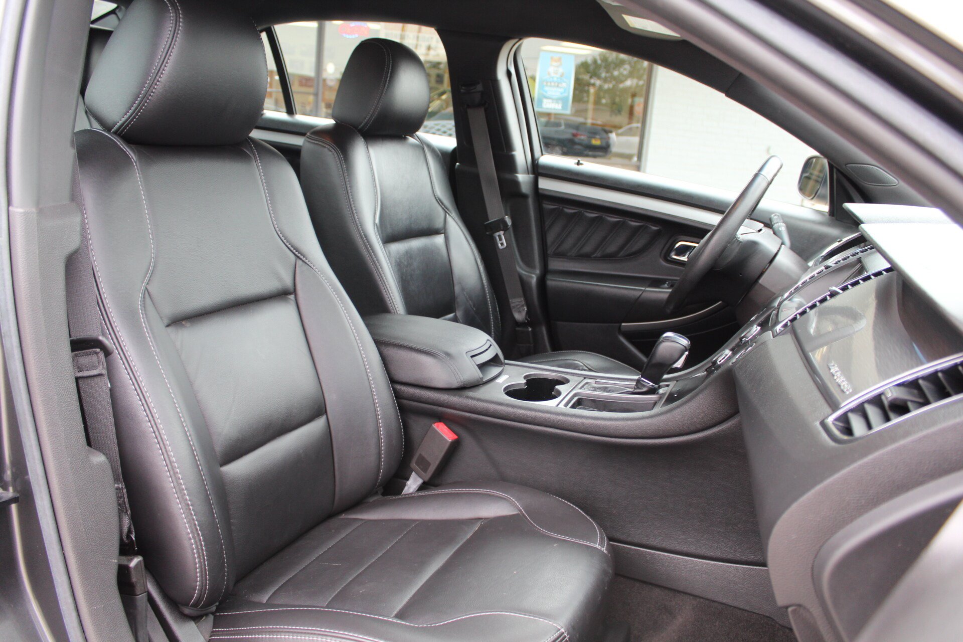 Used 2018 Ford Taurus SEL w/ Equipment Group 201A FWD image 12
