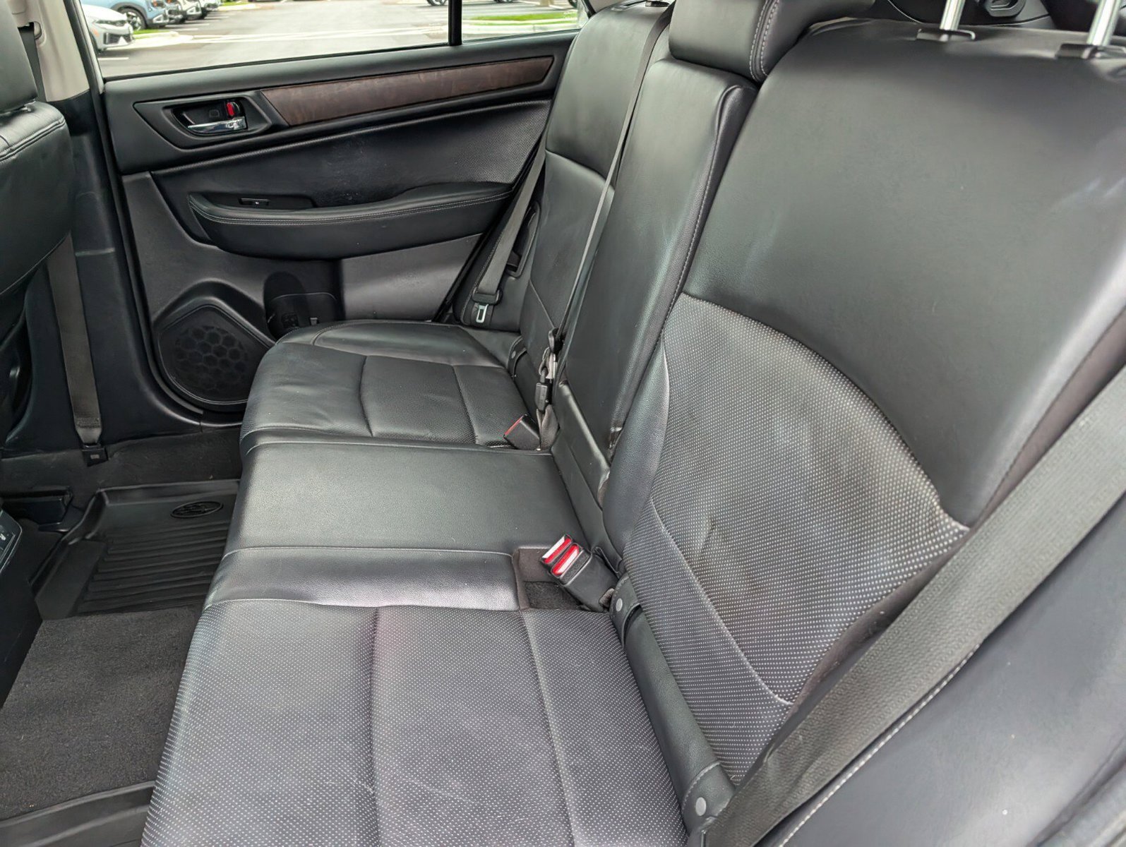 Used 2015 Subaru Outback 3.6R Limited AWD/4WD image 24
