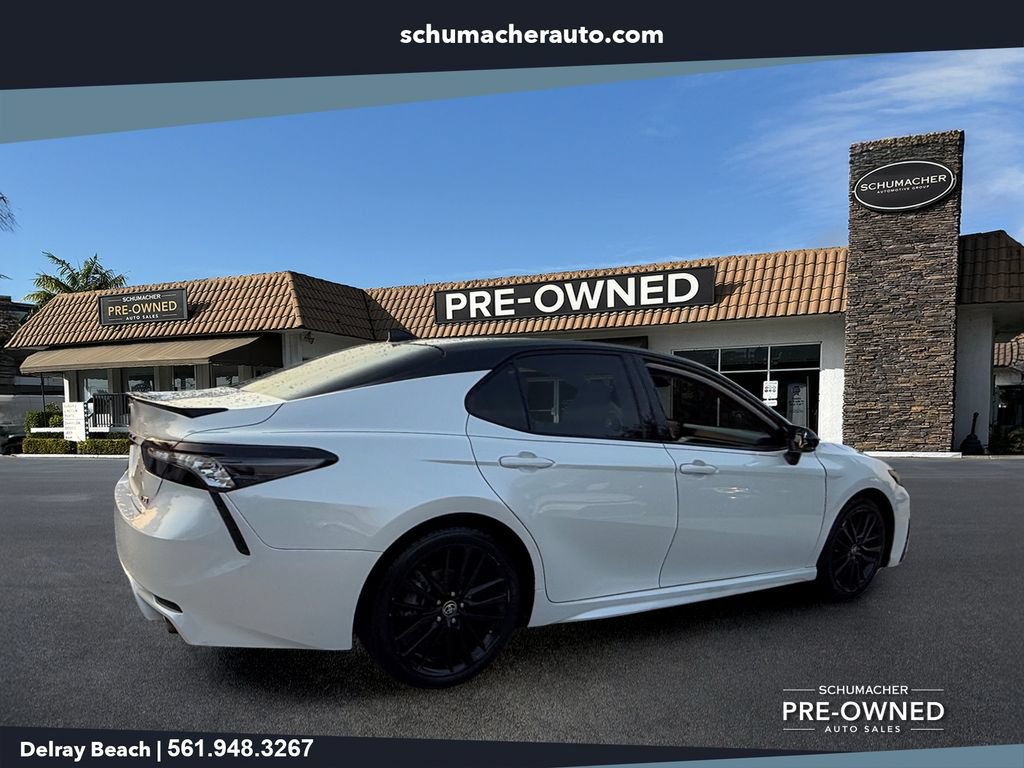 Used 2022 Toyota Camry XSE FWD image 7