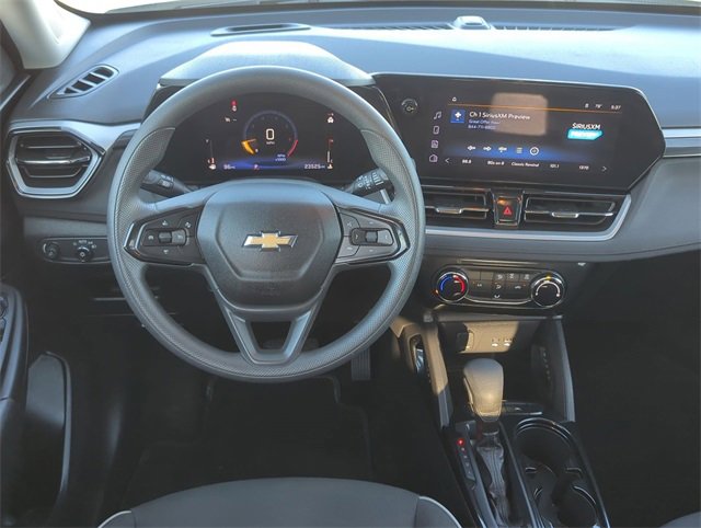 Used 2025 Chevrolet TrailBlazer LT w/ Driver Confidence Package image 22