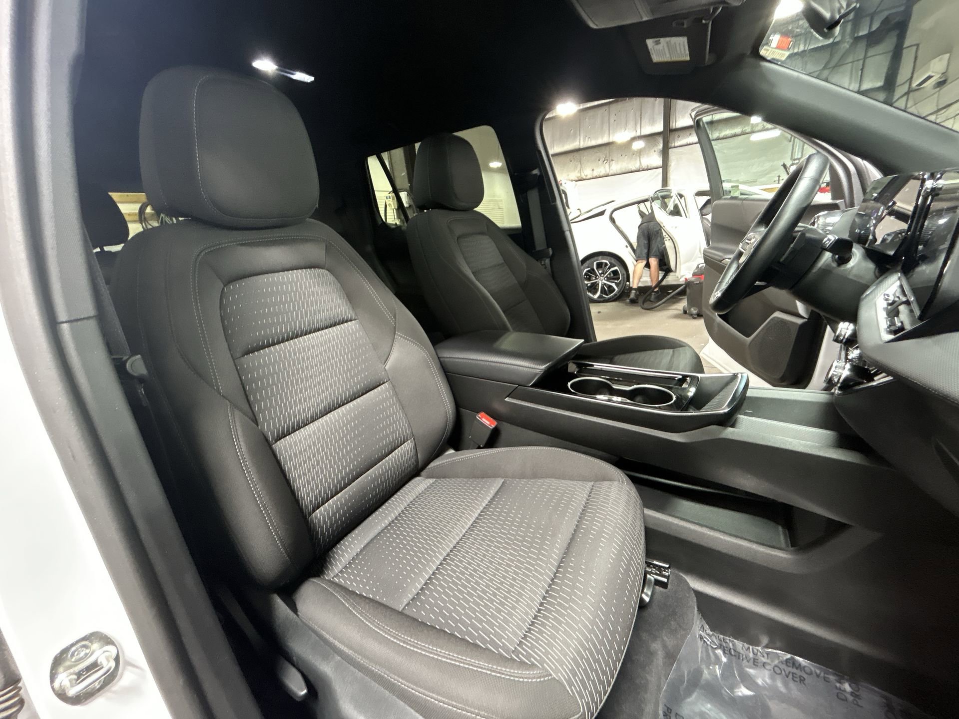 Certified 2025 Chevrolet Equinox LT AWD/4WD image 28